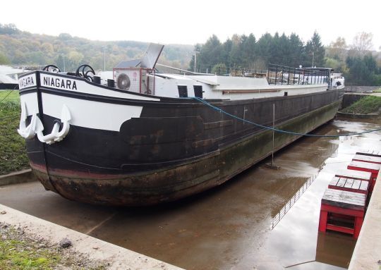  R&eacute;guli&egrave;rement, le bateau passe en cale-s&egrave;che