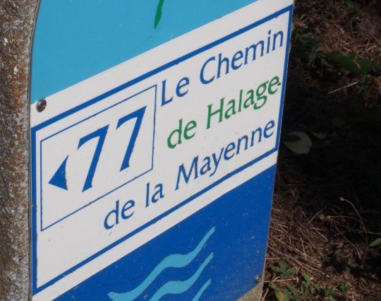 La signal&eacute;tique moderne est plus lisible mais moins pittoresque