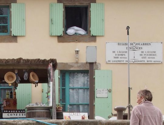Les panneaux de distance sont visibles durant la bassin&eacute;e