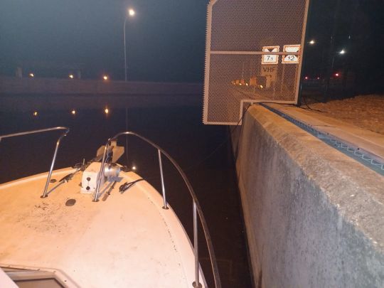 Une nuit en squater devant l'&eacute;cluse