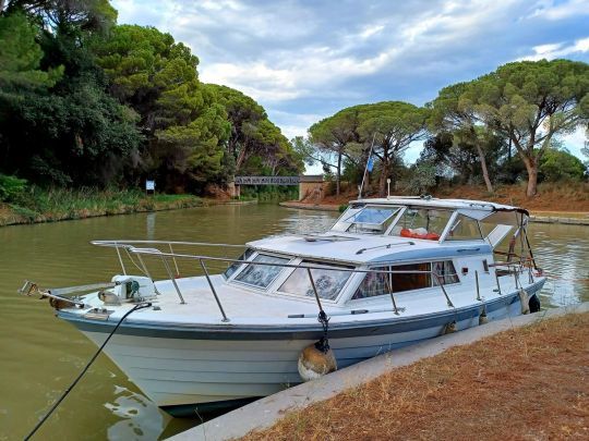Premi&egrave;res &eacute;cluses sur le Canal du Midi